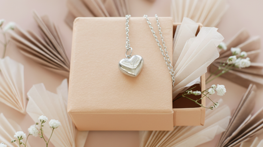 Schmuck für die Partnerin zum Geburtstag: Die schönsten Ideen