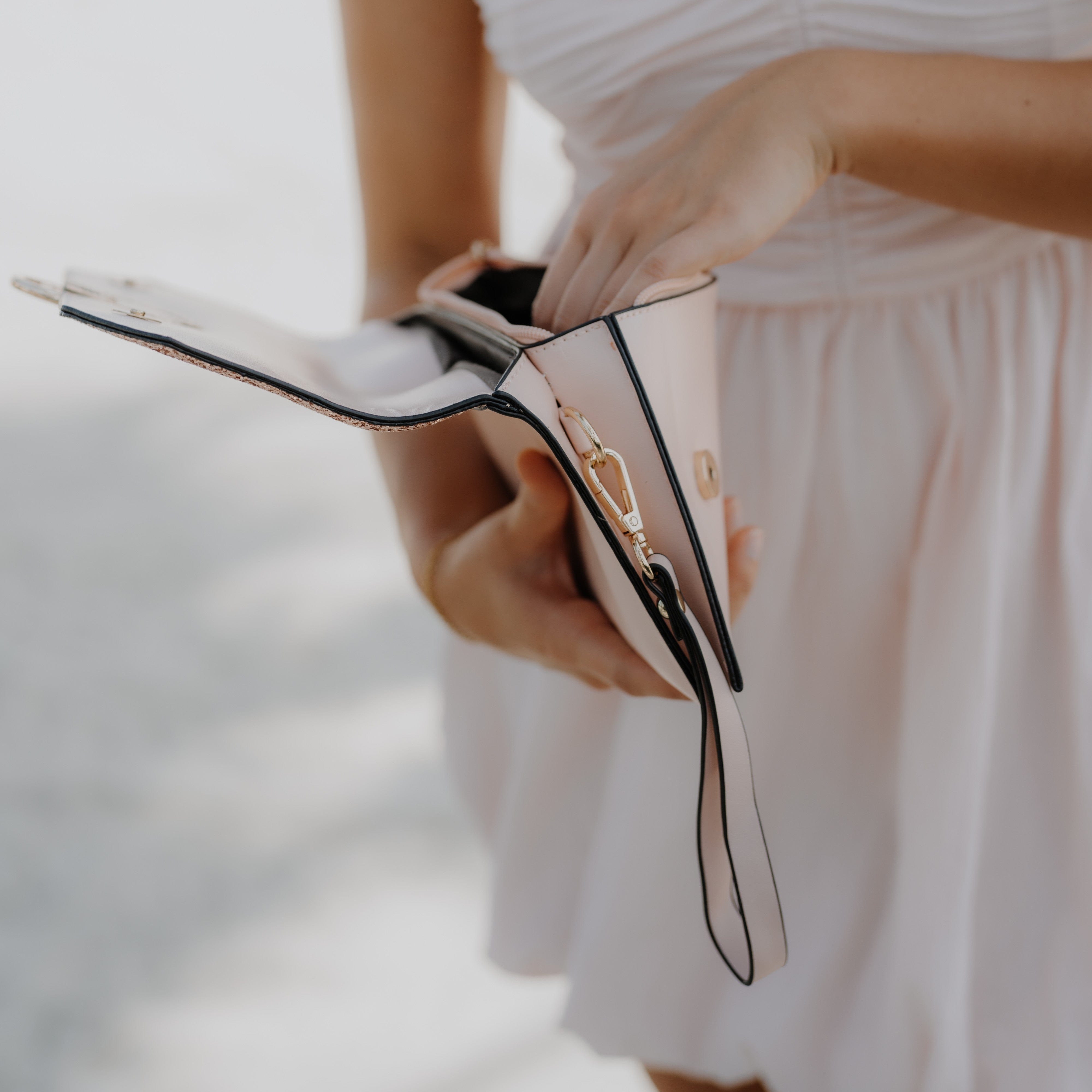 by JoAnn Clutch Handtasche mit Glitzer in Rosa