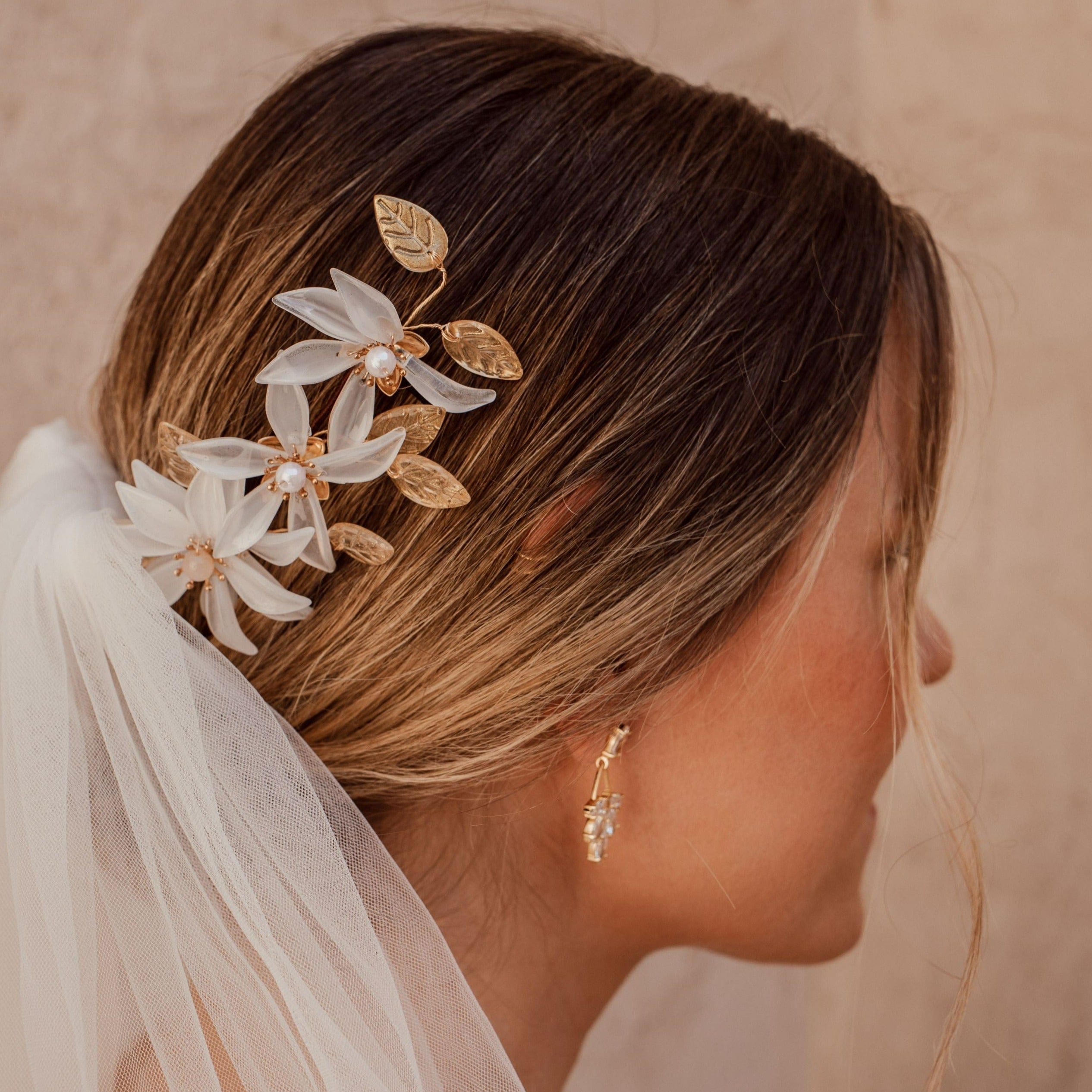 by JoAnn Haarschmuck Haarkamm mit weißen Blüten