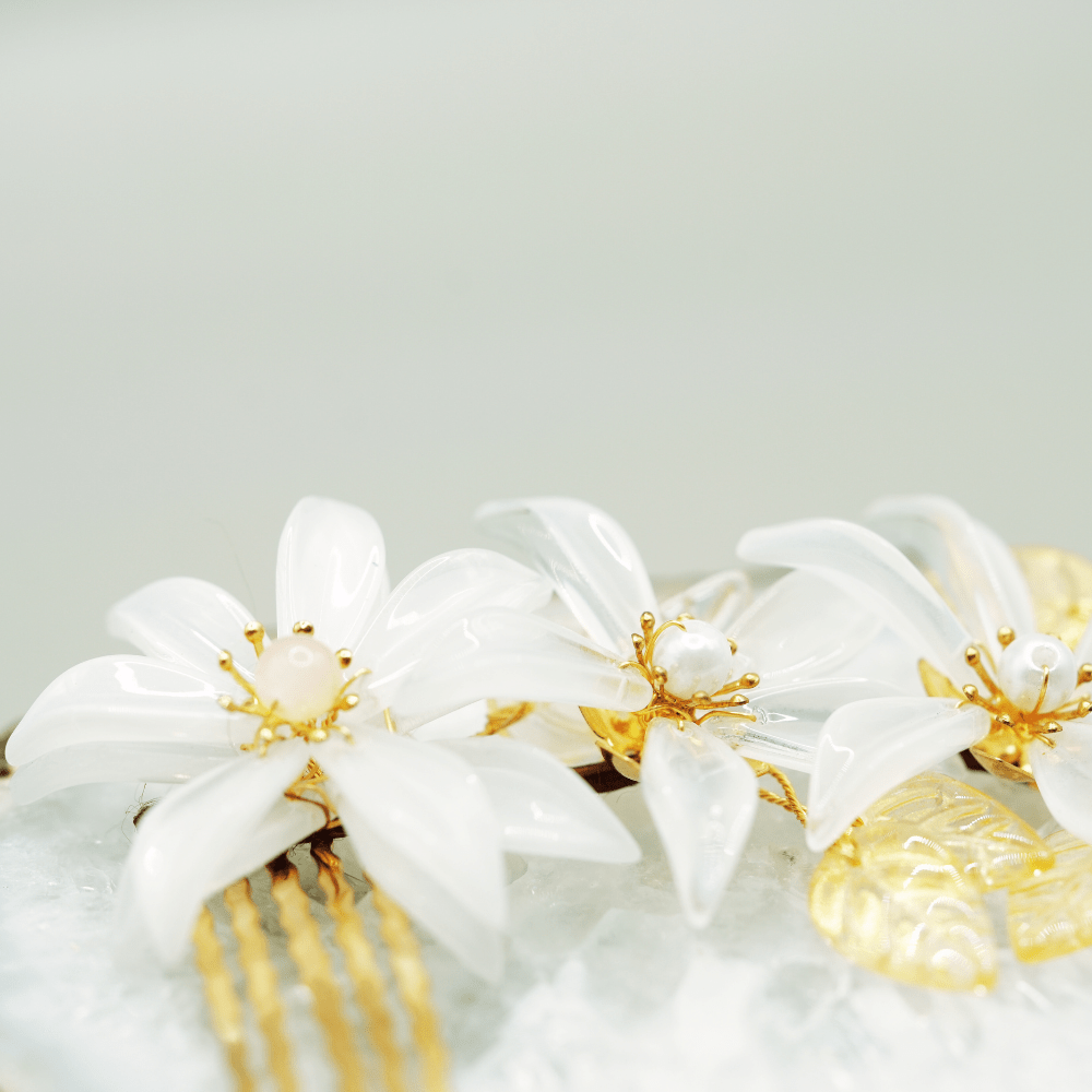 by JoAnn Haarschmuck Haarkamm mit weißen Blüten