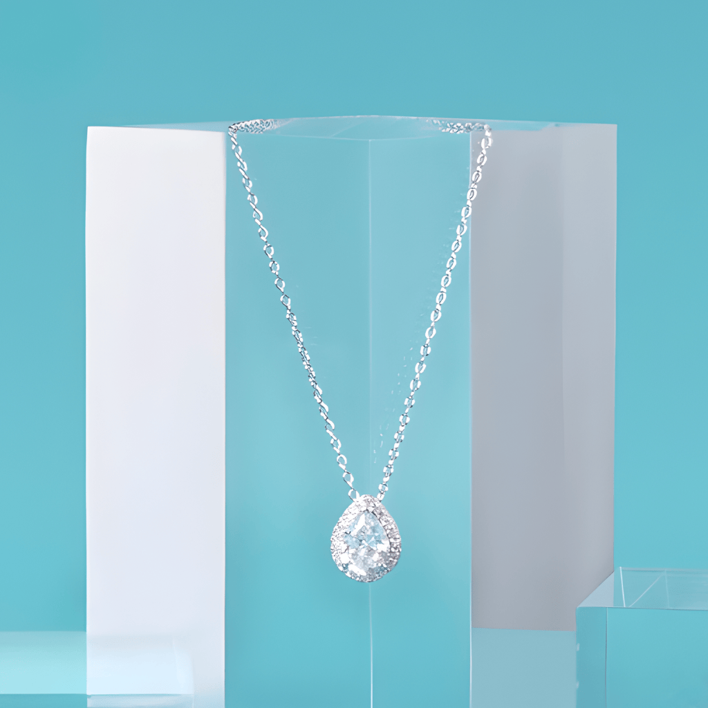 by JoAnn Halsketten Halskette mit Anhänger in Tropfenform in Gold oder Silber