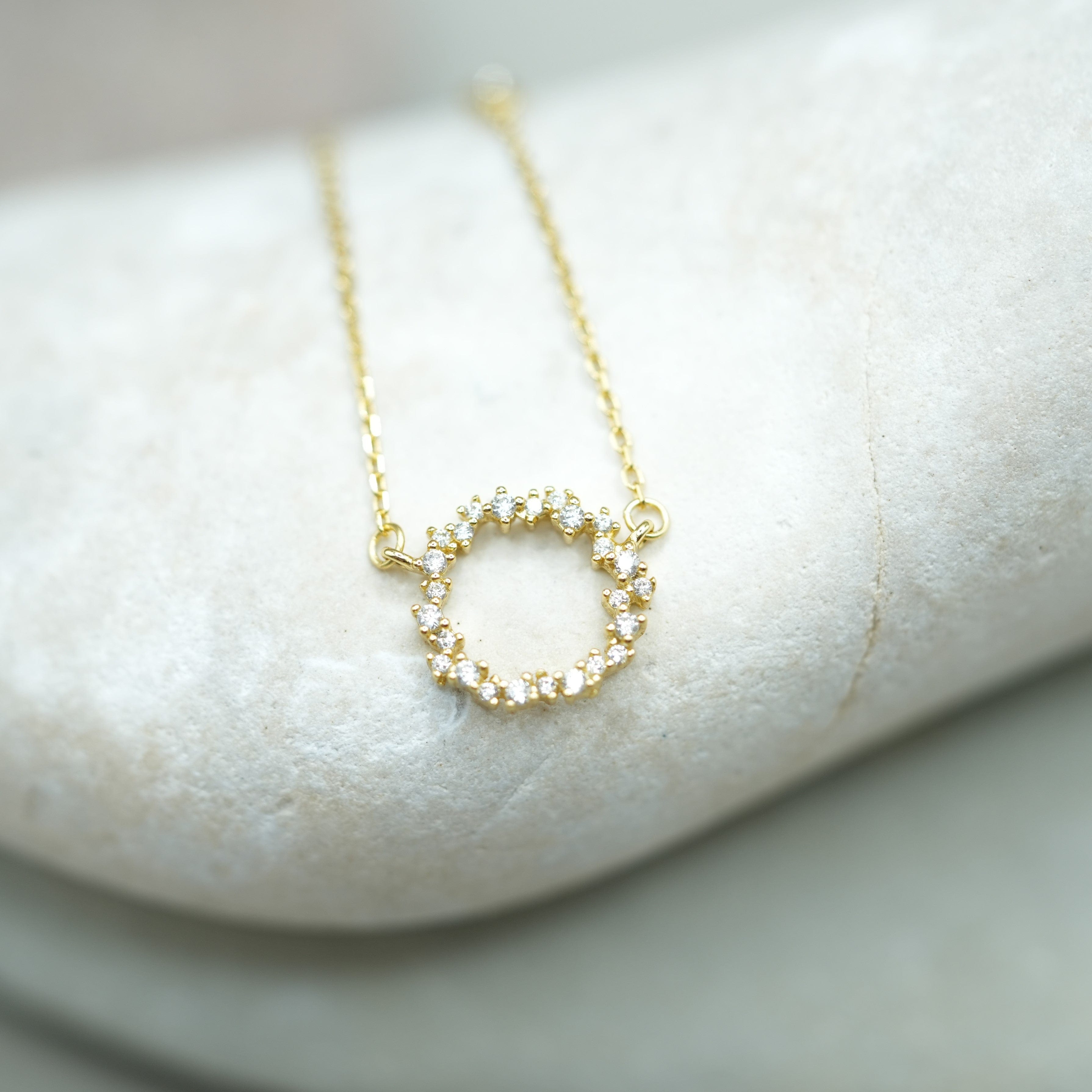 by JoAnn Halsketten Halskette mit rundem Anhänger und Zirkonia