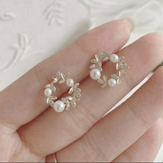 by JoAnn Ohrringe Ohrringe mit goldenen Blättern und Perlen