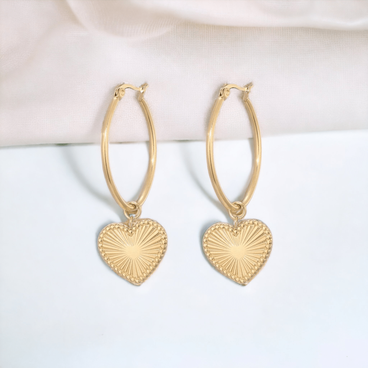 by JoAnn Ohrringe Ohrringe mit goldenen Herzen