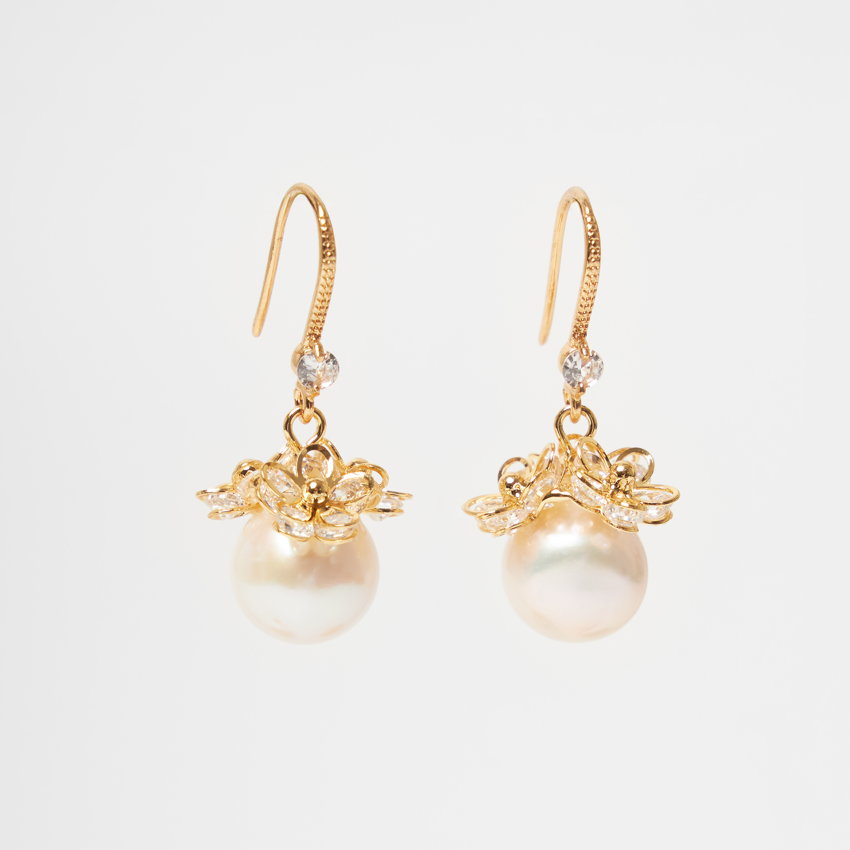 by JoAnn Ohrringe Perle natürliche Farbe Ohrhänger mit natürlicher Perle und Jade