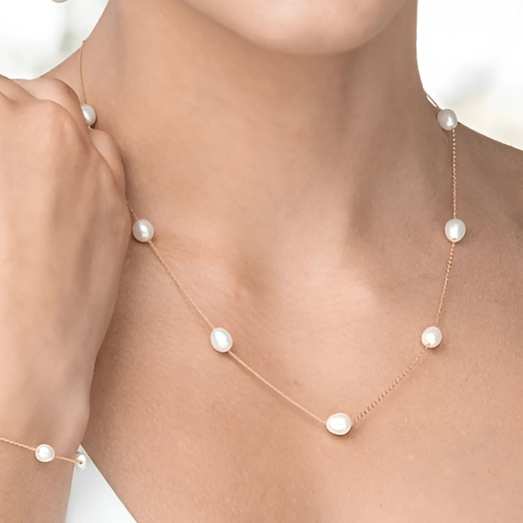 by JoAnn Schmuckset Schmuckset mit schmalen Süsswasser Perlen: Ohrringe und Kette