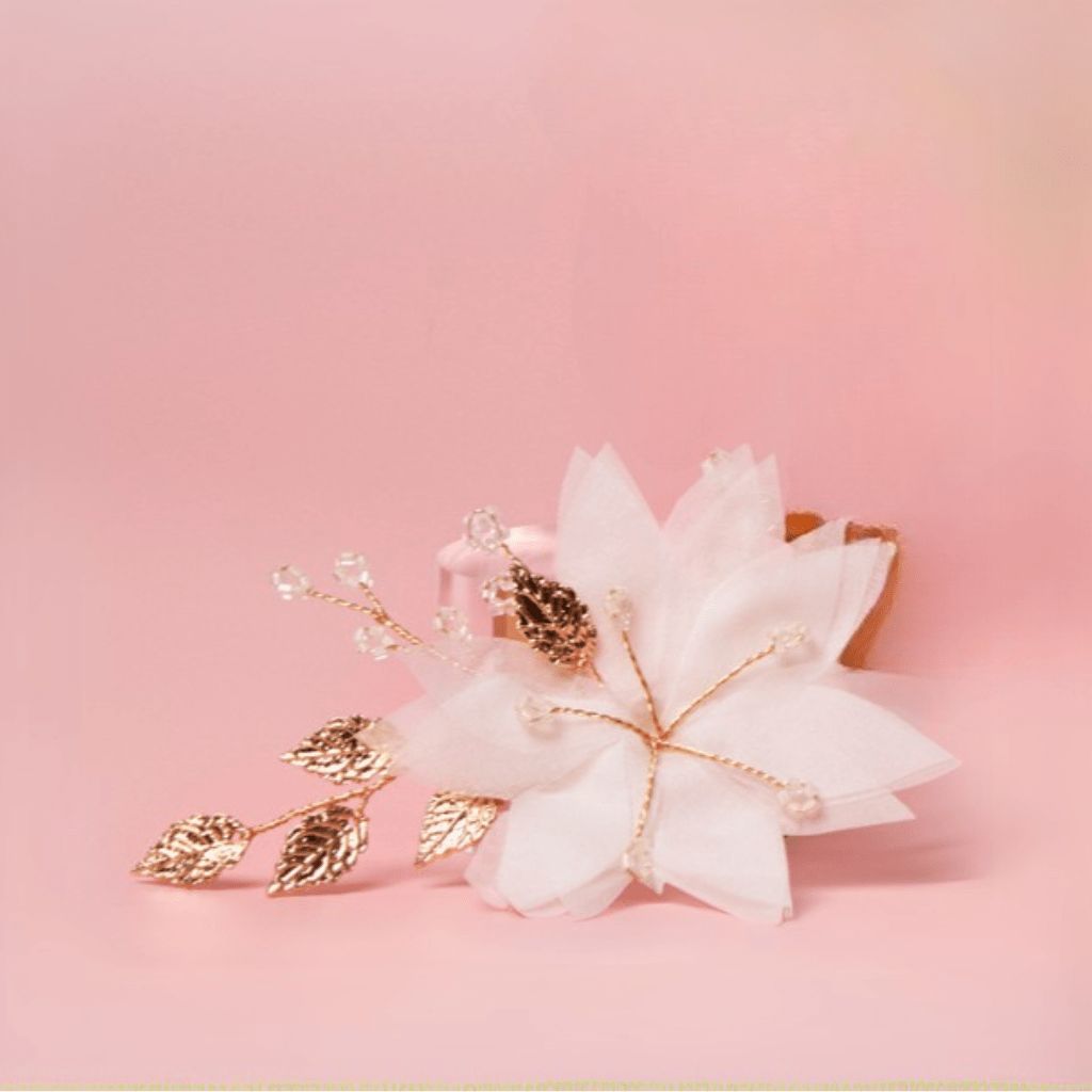 Eisenhardt Company Haarschmuck Haarschmuck mit weißer Stoffblüte