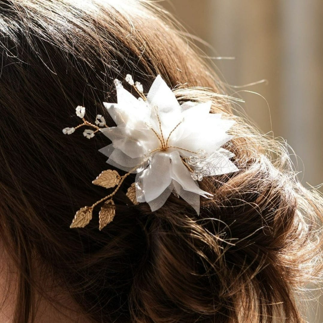 Eisenhardt Company Haarschmuck Haarschmuck mit weißer Stoffblüte