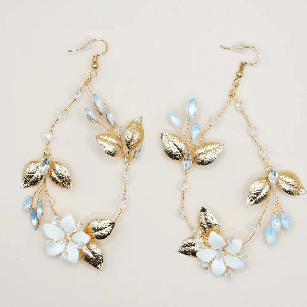 Eisenhardt Company Ohrringe Ohrringe mit floralen Details in Weiss und Gold