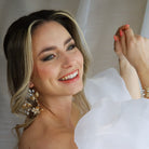 Eisenhardt Company Ohrringe Ohrringe mit floralen Details in Weiss und Gold