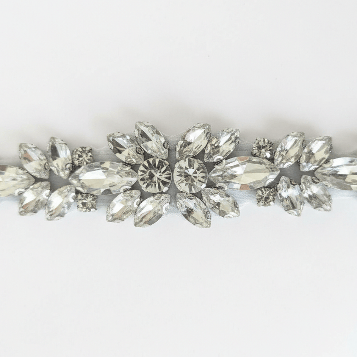 Farinosa Bridal Brautgürtel Brautgürtel mit silbernen Strasskristallen