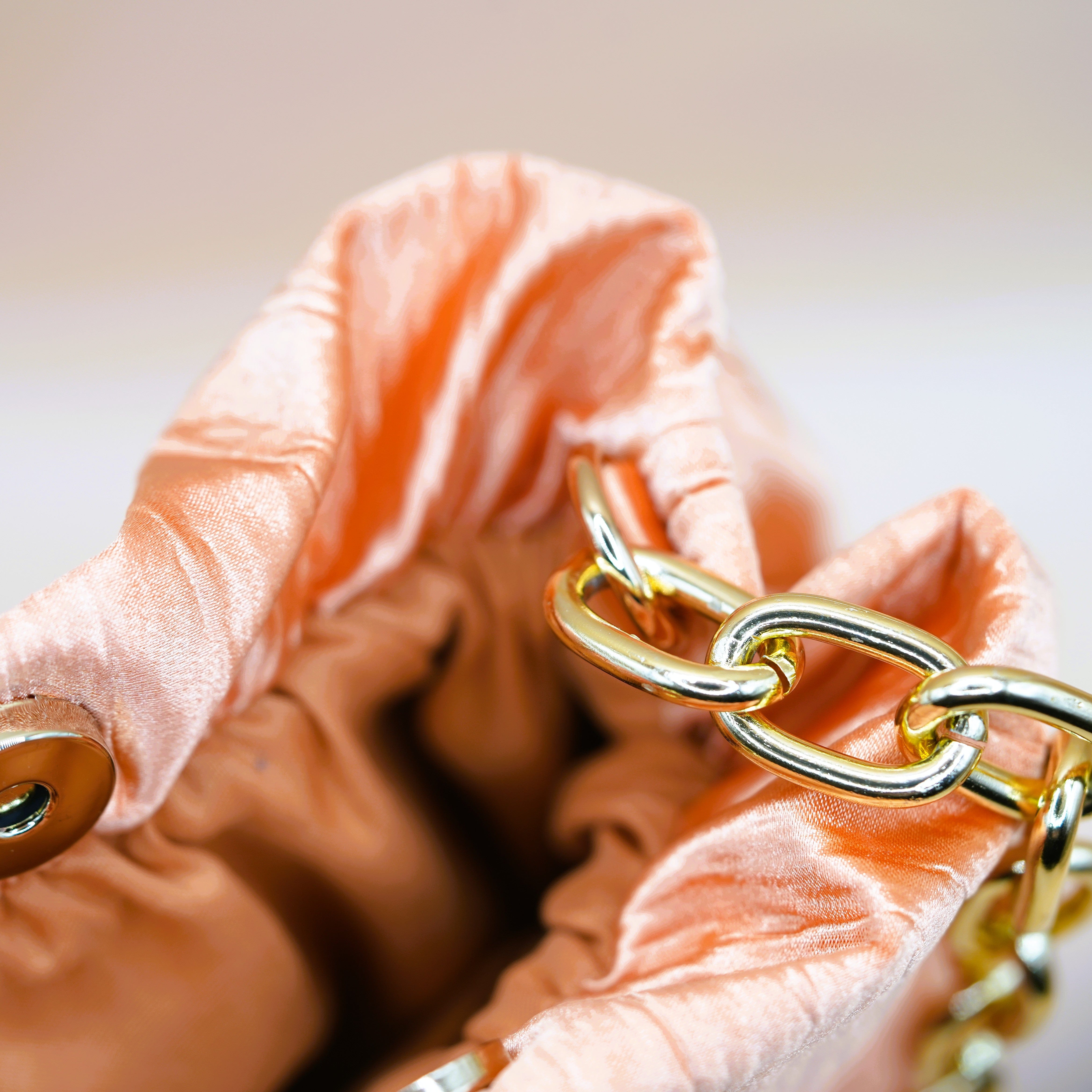 Nalí Clutch Handtasche Bucket Bag in Orange