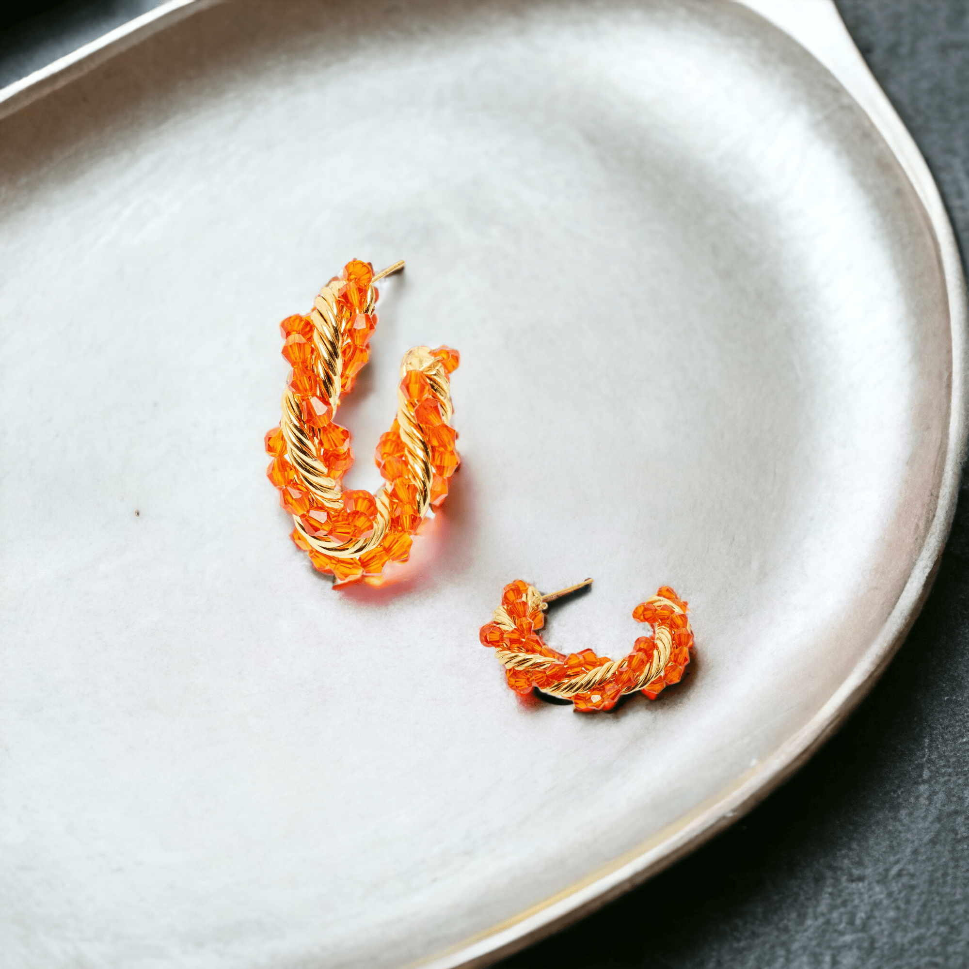 Nalí Ohrringe Ohrringe mit kleinen Steinen in Orange