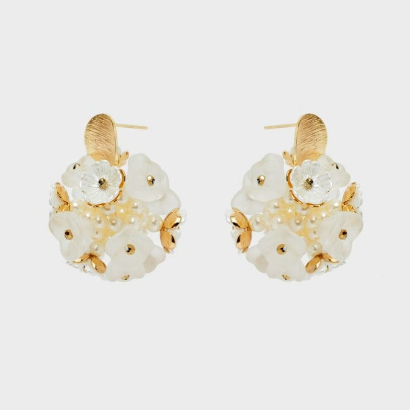 Nalí Ohrringe Ohrringe mit kleinen weißen Blütenbällen