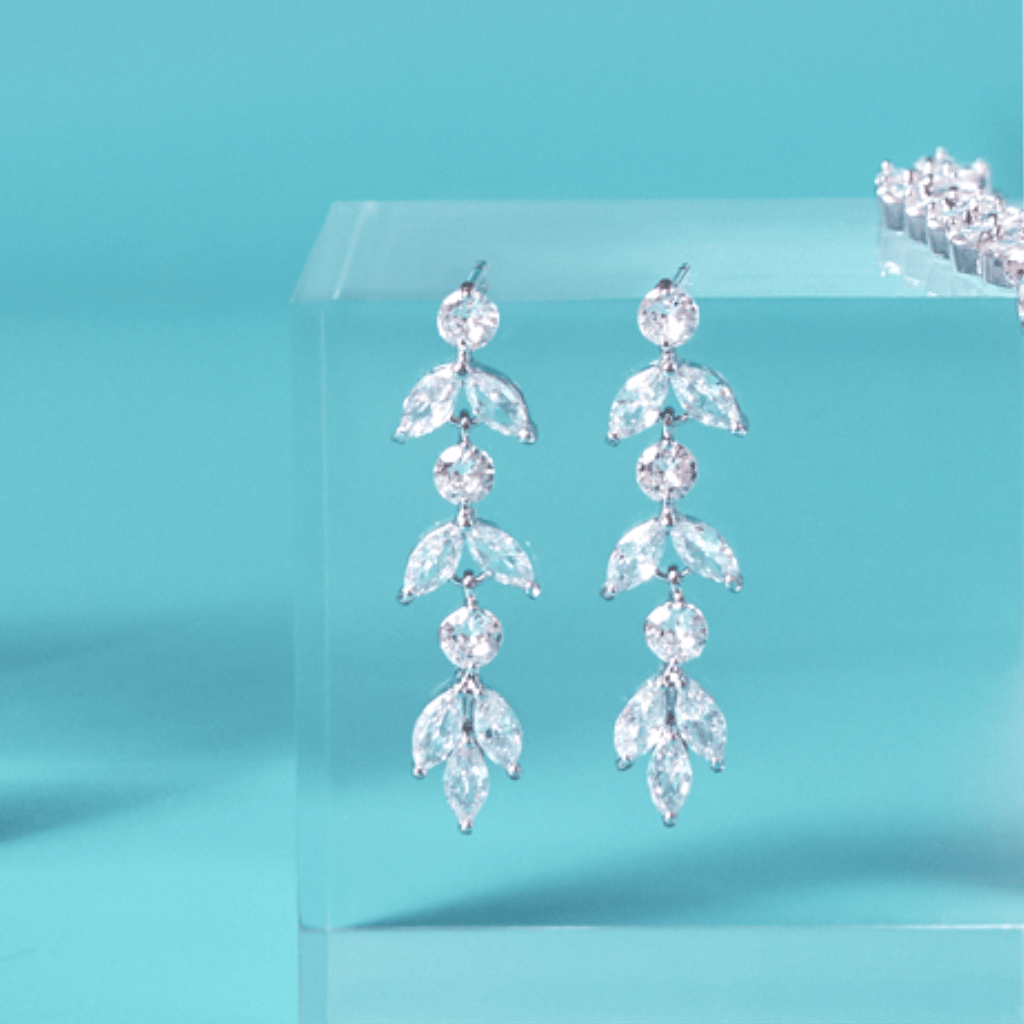 by JoAnn Ohrringe Ohrringe mit länglichen Zirkonia in Gold oder Silber