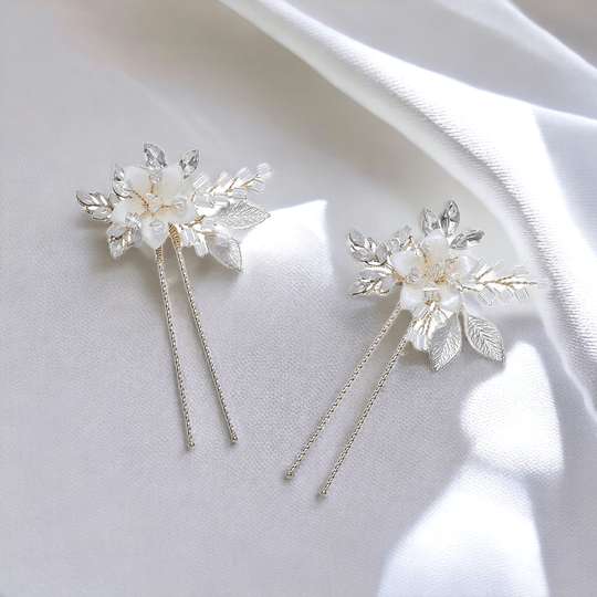 Eisenhardt Company Haarschmuck Haarnadel mit Blüte in silber/weiss