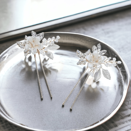 Eisenhardt Company Haarschmuck Haarnadel mit Blüte in silber/weiss