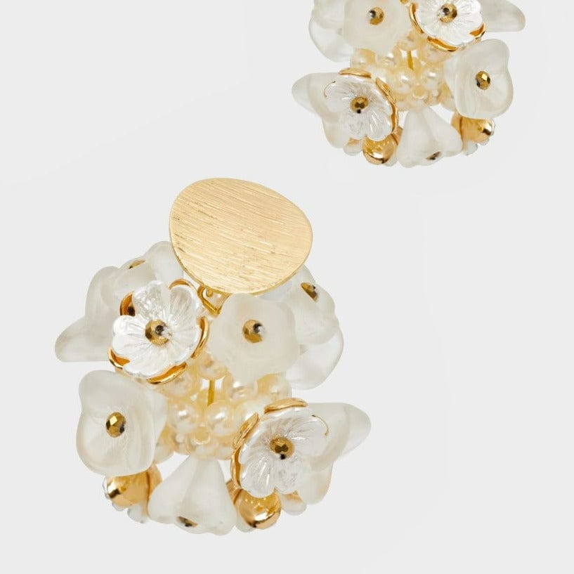 Nalí Ohrringe Ohrringe mit kleinen weißen Blütenbällen